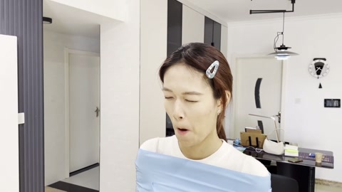 小倩蓝色的胶带木乃伊，像一只美人鱼，就是说不了话 第5张