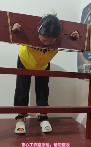 小月囚服五花捆绑一步绳，断头台，手铐囚犯人扮演，大刀斩首，简单剧情 第5张