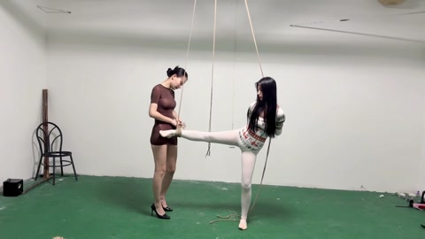 少妇后妈虐练继女 第5张