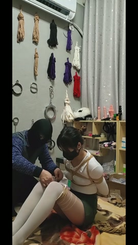 文慧变色丝袜折身吊 第5张