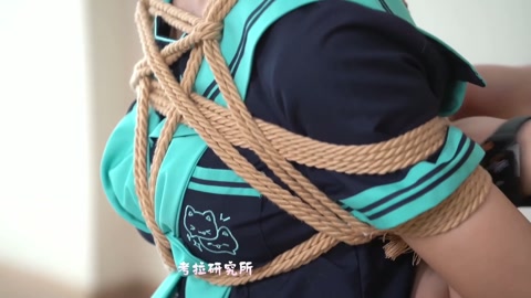 清纯少女听力答题接连出错，被绑缚超紧驷马放置，勒到双腿发麻、软瘫在地【胸缚 游戏 驷马缚 放置 挣扎... 第5张