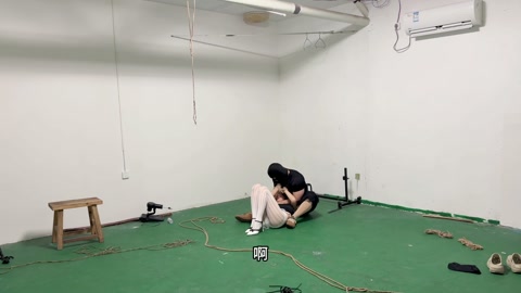 罪恶男m反制猥亵女s恋足舔舐 第5张