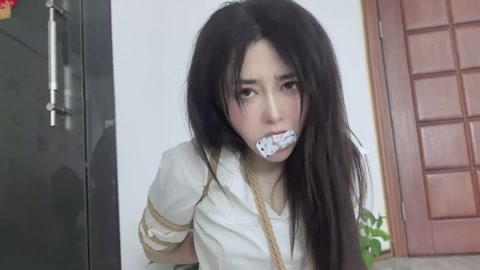 美女栖月五花绑架挣扎 第5张
