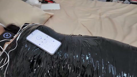 胶带全包电击。模特鱼丸，第一次体验胶带全包，燥热难耐，再加上电击 第5张