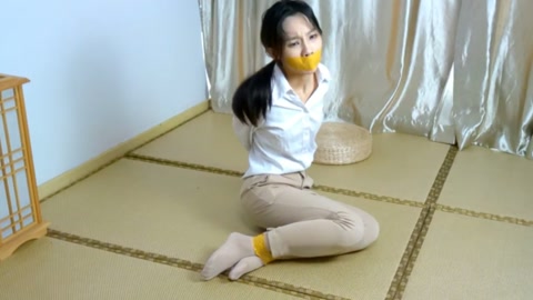 融儿胶带二拍2……融儿胶带紧缚，跪走、翻滚求，呻吟不断……. 第5张