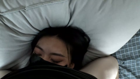 被绑架囚禁的肉丝连身袜美女。全身分腿紧紧绑死，胶带严格封住面部，可怜且哀求的眼神让人欲罢不能。沦为被... 第5张