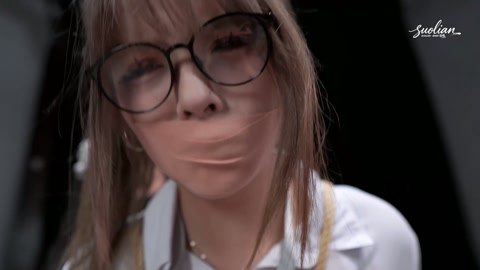 遇难姐妹女绑女空中吊缚变换姿势啵啵呗玩弄空中秋千双人紧缚放置 第5张