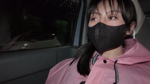 雨天户外全身捆绑去公园散步 第5张
