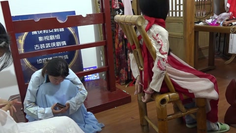 几个大学生古装断案抓捕审讯刑具，捆绑剧情，无厘头简单剧情 第四集 第6张