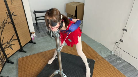 女超人劫难（二）电击肛塞 乳夹牵引 勒颈放置 第6张