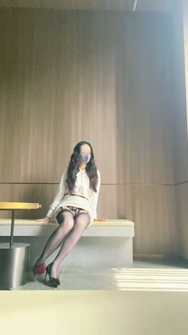 女高管的秘密兼职4的女主手机自拍部分锁着ZCD上班一天的任务自拍版（户外任务自拍贞C带TDG塞） 第6张