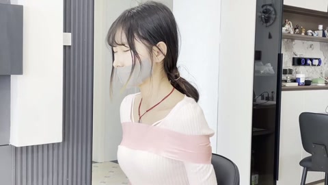 小羽日系清纯女生的胶带捆绑 第6张