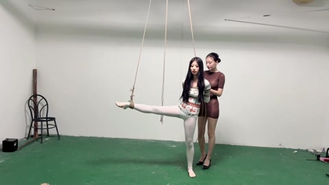 少妇后妈虐练继女 第6张