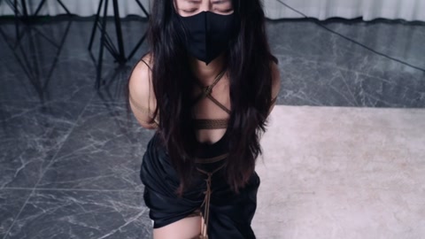 曾是当红模特的娇气人妻（第一集）当初为结婚不顾经纪人的死活突然离职，如今又不得不求经纪人帮忙出道，却... 第6张