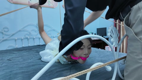 白培培极限直臂绑在床上  极限直臂，大号口球，极限捆绑在床上，口水直流，黑暗放置 第6张