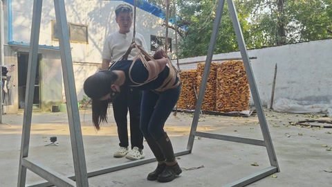 练习吊缚 模特慧慧，上次拍过一次驷马吊，爽的一批 这次又来了，双机位拍的 今天拍的分别有反吊和正吊 第6张