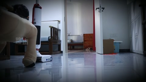 人儿犬 美人俯身为犬，被束缚四肢 不能站立只能爬行 嘴巴鼻子都被禁锢 甚至不能做出任何表情 口水直流... 第7张
