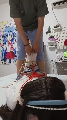 天羽送给宝宝们的七夕小福利 七夕节怎能少得了捆绑，白丝小男娘小天羽来做粽子，接受震动棒和tk的折磨，... 第7张