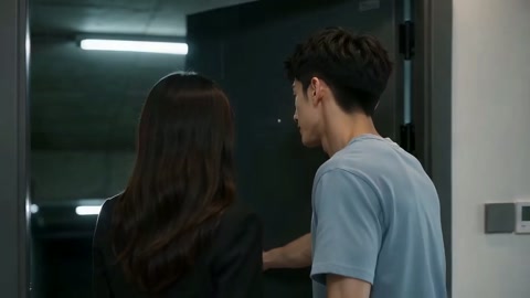 学生迷晕绑架美女老师，把她调教成女奴 第7张