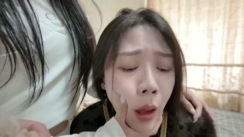 尤物收藏夹 玩KB游戏被妈妈发现了怎么办？【母慈女孝】【捂嘴闷绝】【丝足TK】【丰臀鞭打】 第7张