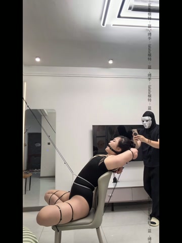 扎带紧缚系列，第二期（下）扎带股绳后并肘，5.1口球堵嘴，椅子放置，tk挠痒剧烈挣扎，不同于上集的是... 第7张