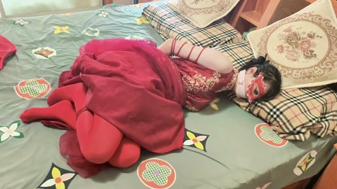 晓森妹妹中式婚服红色丝袜的五花分腿td放置 第7张