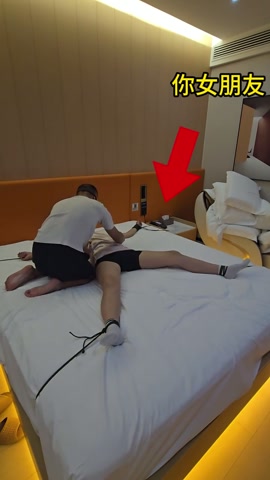 真实！非常漂亮的一个小美女，男朋友在外地，来体验床上大字缚+啵啵贝失控模式的刺激，最后又来了一个极限... 第7张