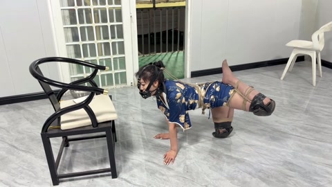蜜桃臀骚臭狗奴壹壹的爬楼训练 第7张