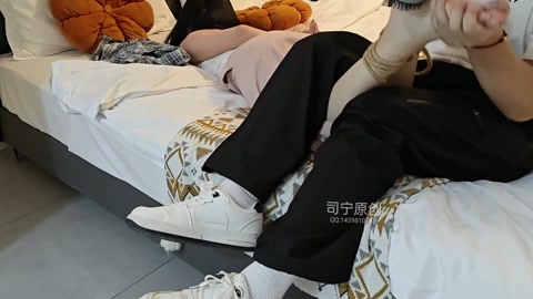 超怕痒玉足tk 怕痒大学生tk，超怕痒，美丽玉足看的心痒痒，脚也有点香味 第7张
