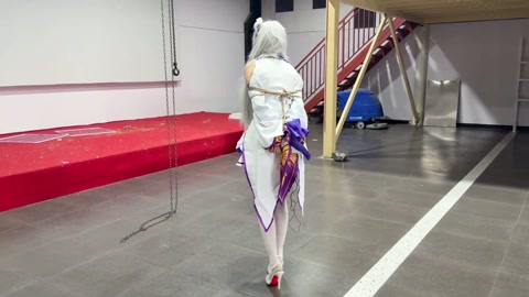 tk倒吊墙高艾米莉 第7张