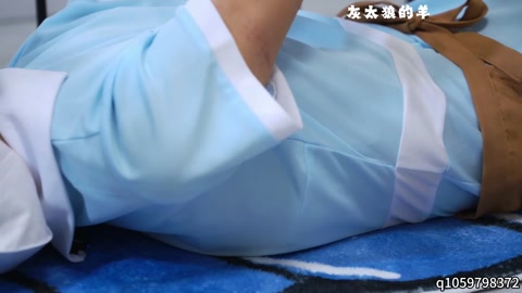 “大”字形态木板放置罚站，好利来女仆双腿发酸发抖，站立不稳，金属架强制拘束，再用各种道具挠痒痒，累到... 第8张