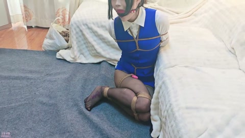 【念念】银行女职员的受难 紧缚挣扎 超大口球流口水 td股绳放置 想逃跑又被绑到椅子上 露脸 第8张
