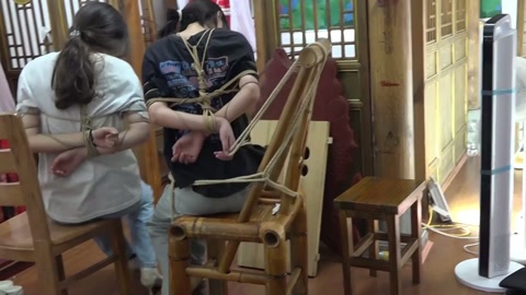 几个大学生古装断案抓捕审讯刑具，捆绑剧情，无厘头简单剧情第六集 第8张
