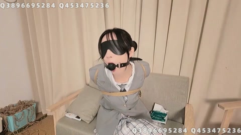 嗷嗷黑色假阳具口塞堵嘴，无助挣扎！（包含过程） 第8张