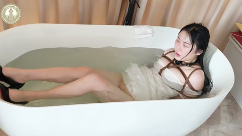 妙妙老师湿身放置-日式紧缚，口球，水中放置 第8张