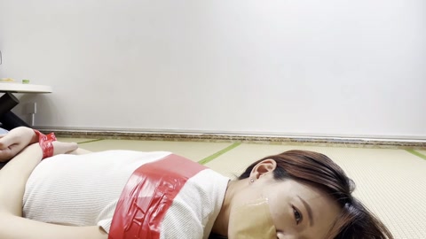 小倩白袜驷马+红色胶带与双层封嘴，享受“呜呜呜”的挣扎声 第8张