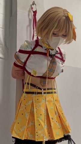 小偶像阿尼斯演出后来到汐月工作室寻找刺激。被捆吊起来强制垫脚，震动棒接入电源，无尽震动放置 第8张