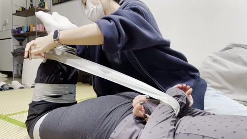 小樱白袜驷马胶带捆绑+严实的封嘴 第8张