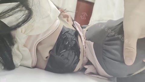 念念和小猫被绑在一起的一天 三种堵嘴测试 脚上涂猫条喂猫咪 结尾附赠拜访 第8张