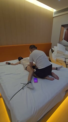 真实！非常漂亮的一个小美女，男朋友在外地，来体验床上大字缚+啵啵贝失控模式的刺激，最后又来了一个极限... 第8张