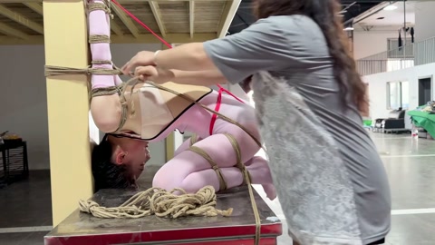 粉红女郎的窝颈极限挑战 第8张