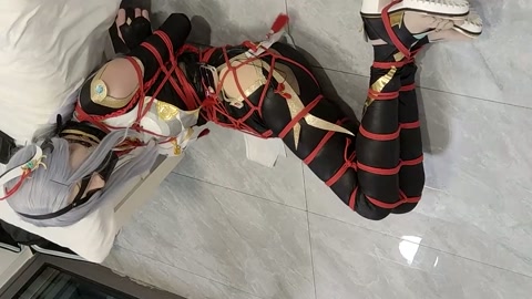 红绳捆绑电击申鹤  伪娘申鹤cos捆绑，使用红绳捆绑更有韵味，中间附带超高电击，有短暂的出门，倒地尝... 第8张