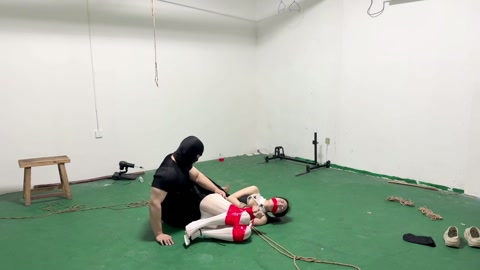 罪恶男m反制猥亵女s恋足舔舐 第8张