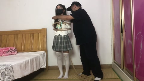 荷露 COS崩坏 流萤 误入活绳屋（五）绑床上打开遥控器才知道被惩罚有多难受 第8张