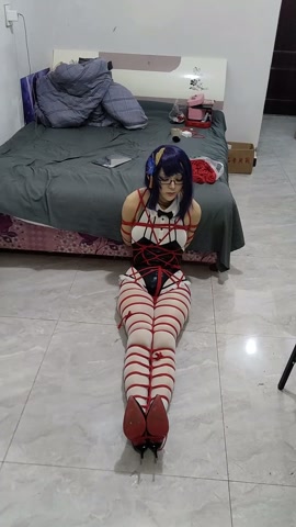 超紧束缚的剪刀自救挑战 第8张