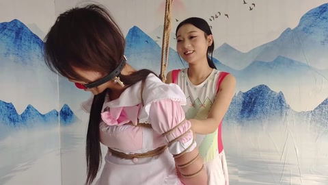 轮滑任务 袅袅，小可的双人轮滑脱缚游戏 第8张