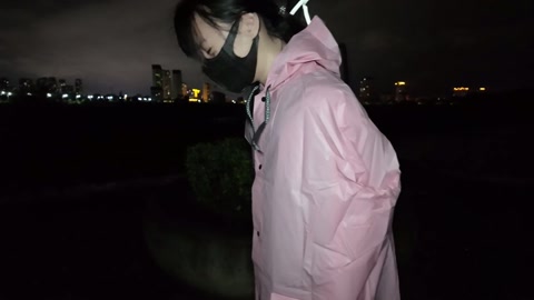 雨天户外全身捆绑去公园散步 第8张