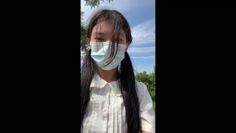 18岁JK白丝脚镣女高的户外两公里镣铐徒步 第8张