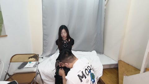 180大高个美女体验皮具紧缚 第8张