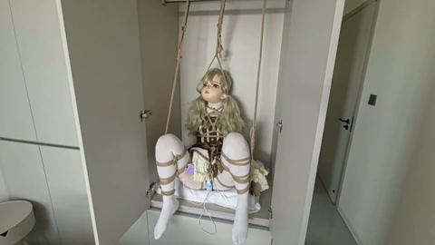 ◤人偶女友◢P机ZW都能GC三次真是饥渴坏了，可爱的娃娃里面藏着的是痛苦面具，完美的诠释了什么是真正... 第9张